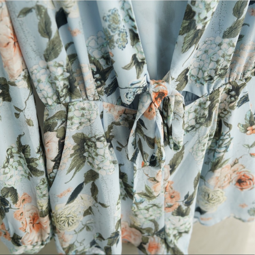 Deep V Light Blue Floral Romper - Picture 7 of 8